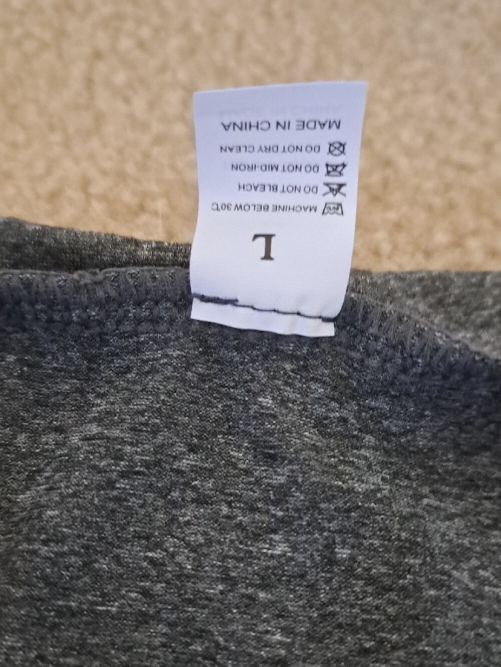 Kids Gray T-Shirt with Orange Paw Pumpkin L Ptp 20.5 Graphic - Picture 4 of 4